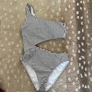 Abercrombie & Fitch one shoulder swim suit Size S